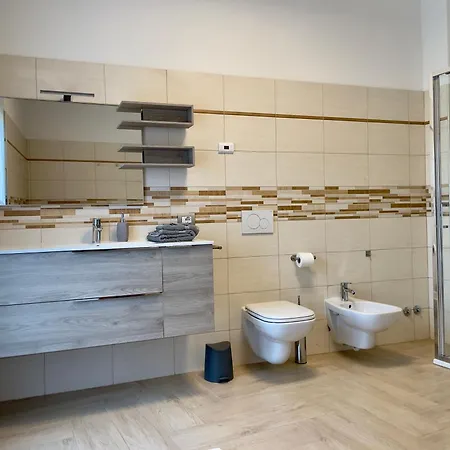 לינה וארוחת בוקר Landora