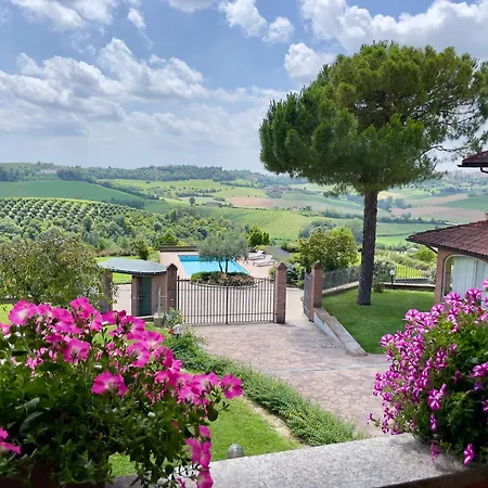 לינה וארוחת בוקר Landora