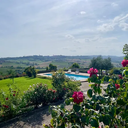 Landora לינה וארוחת בוקר 4*