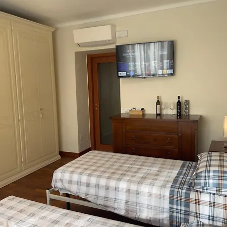 Landora לינה וארוחת בוקר 4*