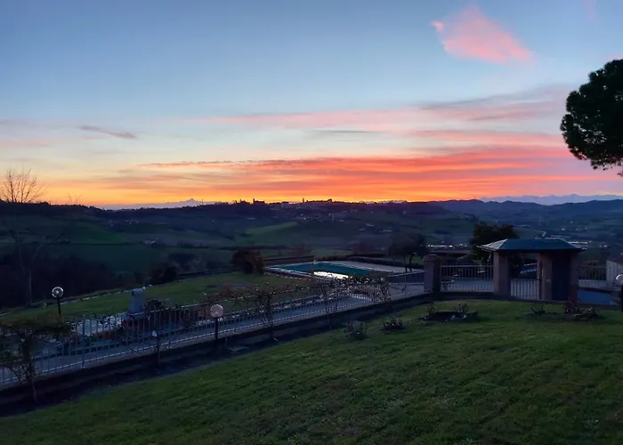 Landora Bed and Breakfast 4*