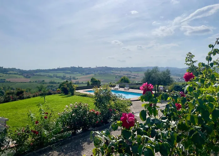 Landora Bed and Breakfast 4*
